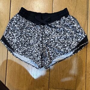 Lululemon Black and White Patterned Women's Shorts